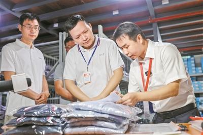 校服质量怎么样？校服首入广州“你点我检”活动